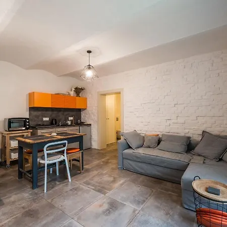 Apartman Ve Dvore Ratiskovice Exterior photo