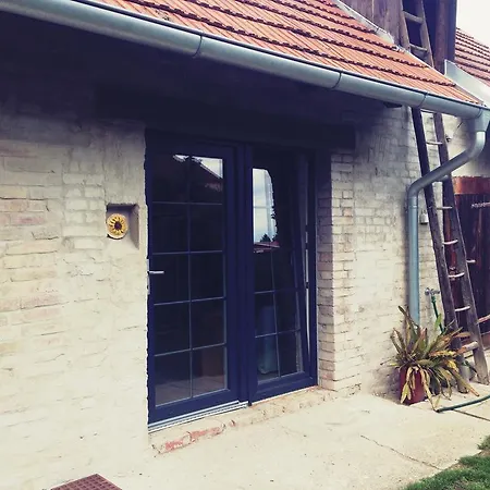 Apartman Ve Dvore Ratiskovice Exterior photo