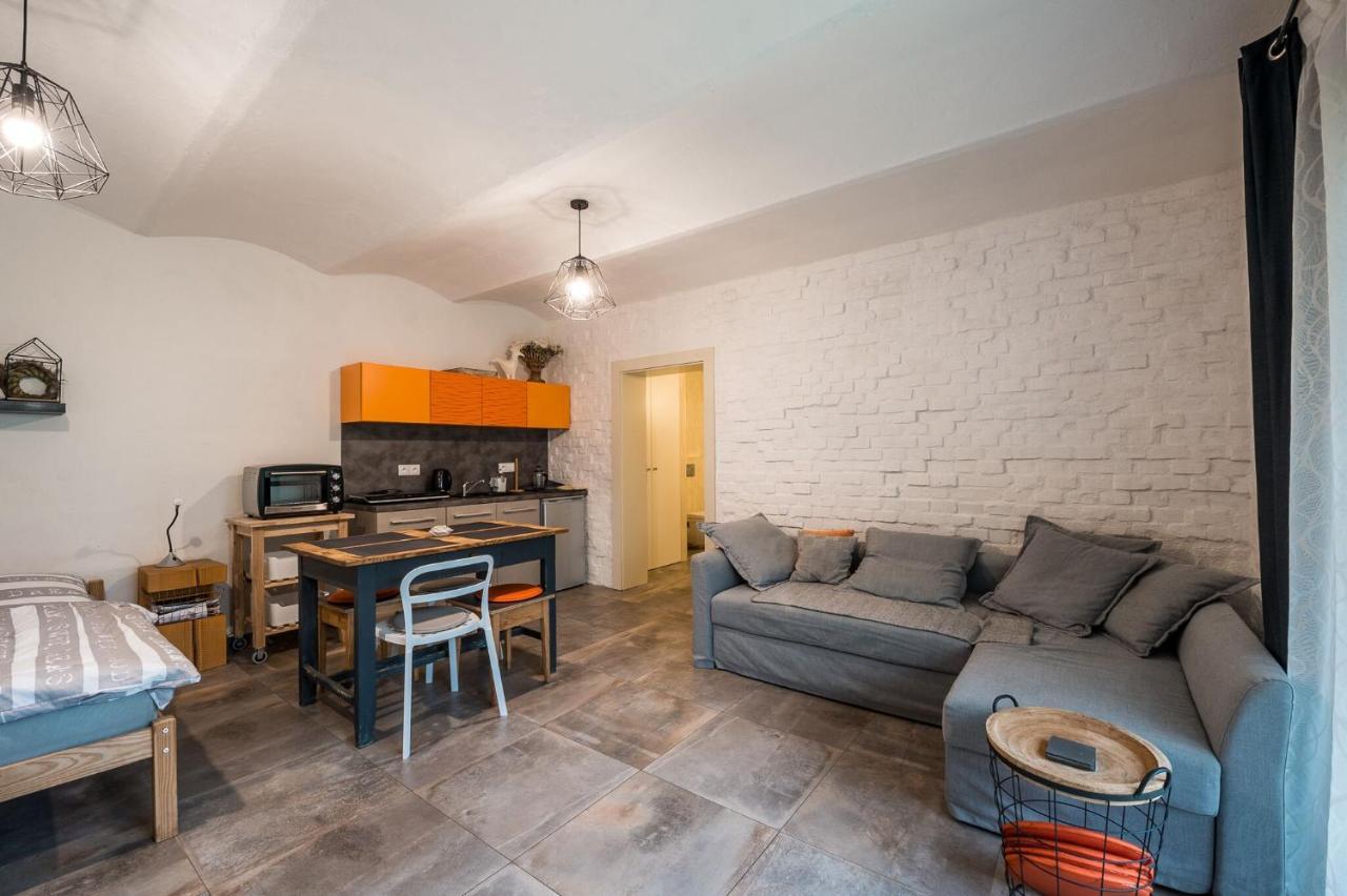 Apartment Ve Dvore